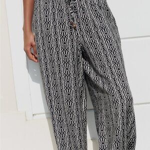 ZARA // Black and White Geometric Wide Leg Pants